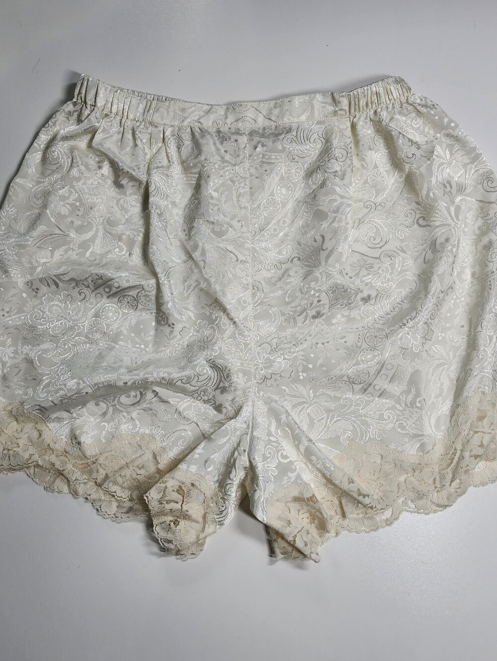 Vintage Victoria’s Secret Satin Jacquard Flutter Pajama Shorts Lace Trim L